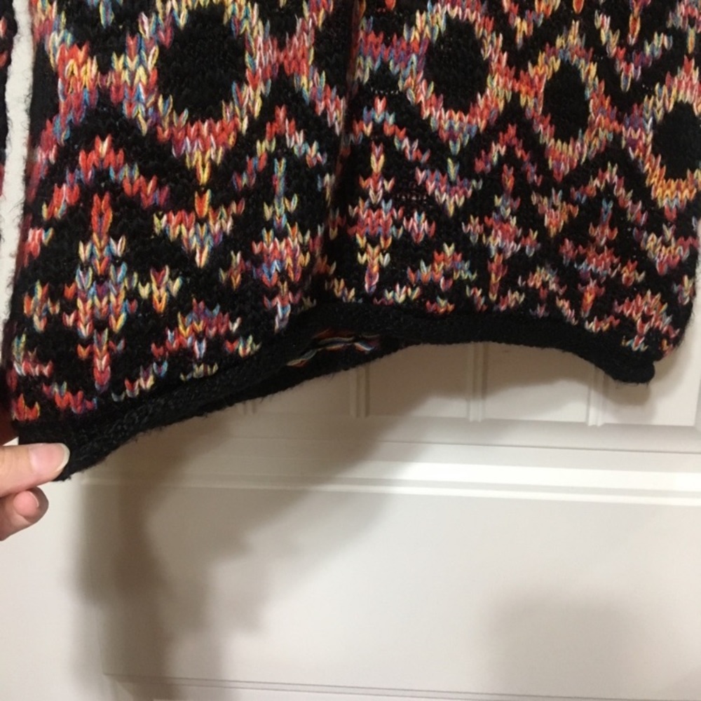 Jessica Simpson Sweater - Picture 6 of 8